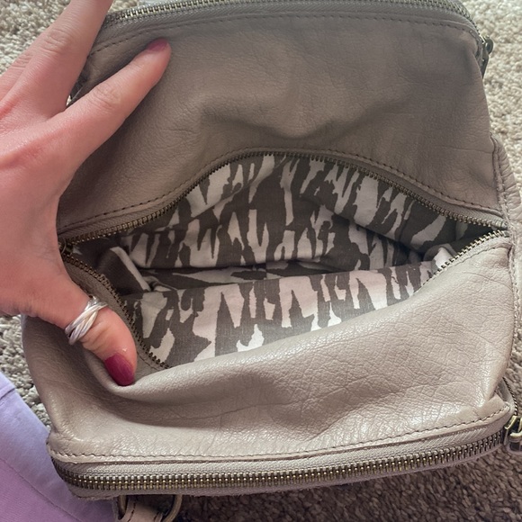 Liebeskind small boho leather bag. Good condition! Seasonal and versatile. - Picture 3 of 4